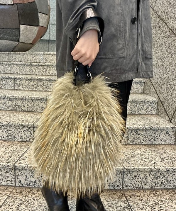 水野 萌香さんの「BEAMS WOMEN｜フェイク スエード ハーフ コート」を使ったコーディネート