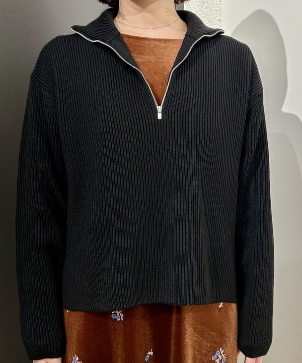 早川 萌子さんの「BEAMS WOMEN｜BATONER / ウール リブ ハーフジップ ニット」を使ったコーディネート