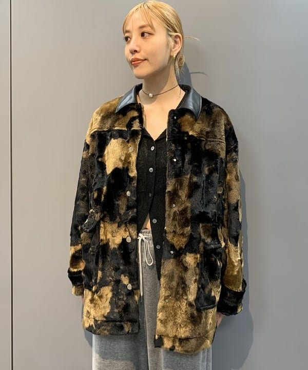 れいなさんの「BEAMS WOMEN｜RBS / フェイクファー ステンカラー コート」を使ったコーディネート