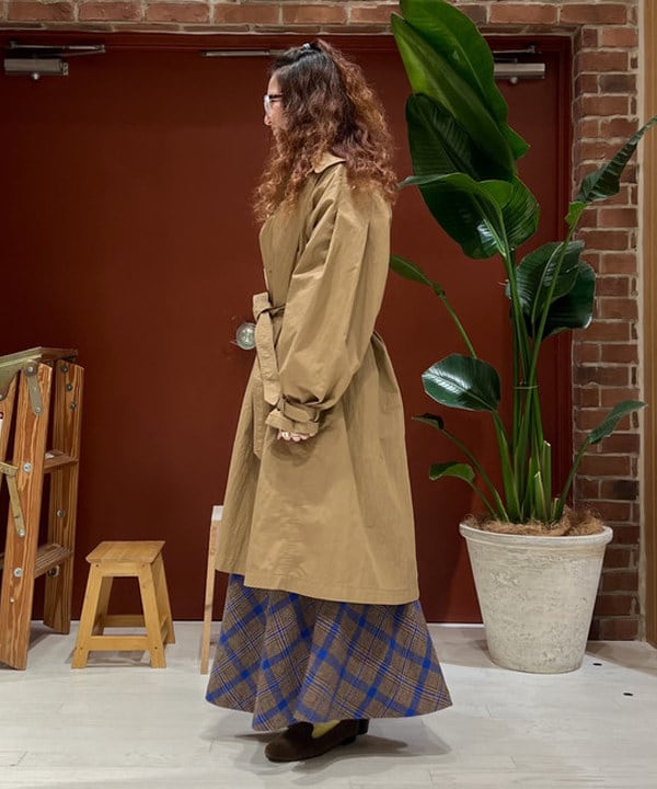 エノモト アミさんの「BEAMS WOMEN｜コットン ナイロン ミリタリー ステンカラー コート」を使ったコーディネート