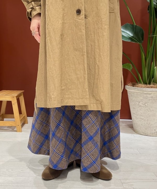 エノモト アミさんの「BEAMS WOMEN｜コットン ナイロン ミリタリー ステンカラー コート」を使ったコーディネート