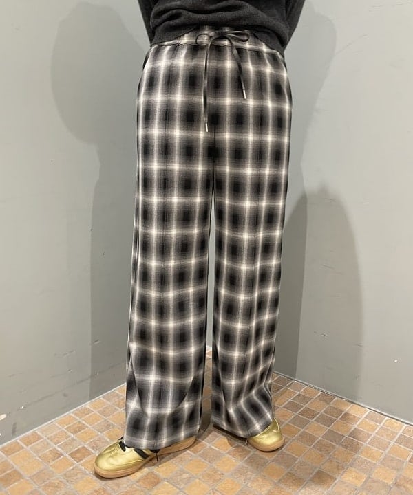 reiさんの「BEAMS WOMEN｜ロング ファー バッグ」を使ったコーディネート