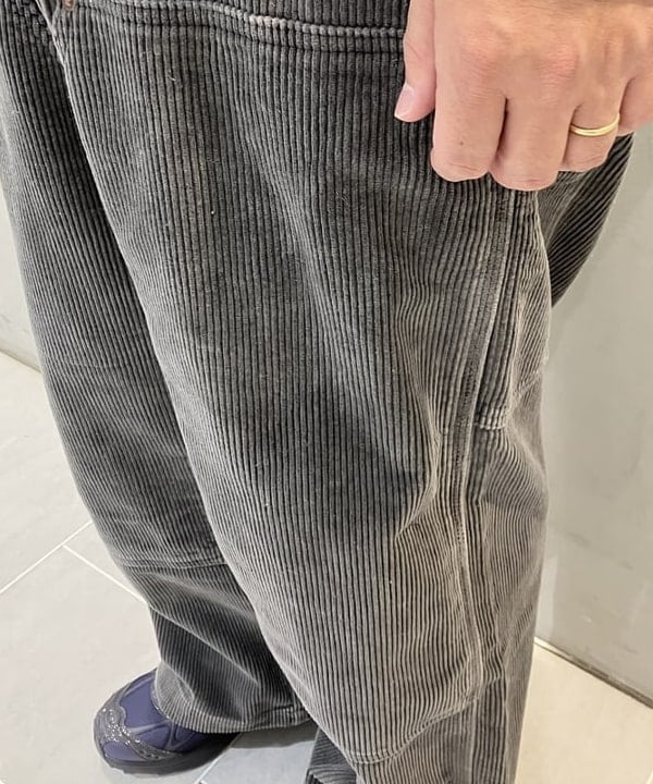 滝沢 一喜さんの「BEAMS WOMEN｜ダブル二ー コーデュロイ ワークパンツ」を使ったコーディネート