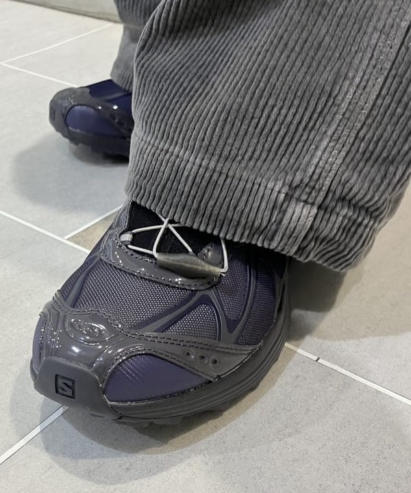 滝沢 一喜さんの「BEAMS WOMEN｜ダブル二ー コーデュロイ ワークパンツ」を使ったコーディネート