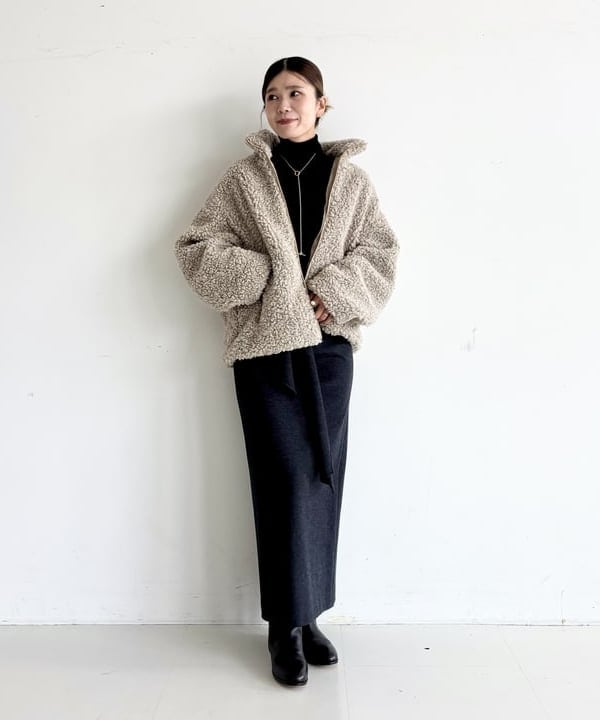 AONO SHIKAMAさんの「BEAMS WOMEN｜【WEB限定】TATRAS / LUELA ボア ブルゾン」を使ったコーディネート