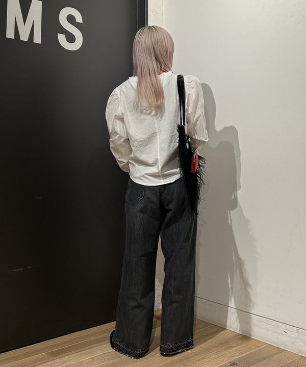 ando naoさんの「BEAMS WOMEN｜【別注】Lee &times; maturely / デニム アシメ パンツ」を使ったコーディネート