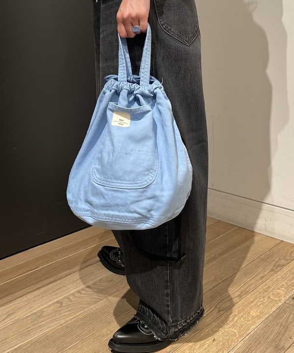 ando naoさんの「BEAMS WOMEN｜【別注】Lee &times; maturely / デニム アシメ パンツ」を使ったコーディネート