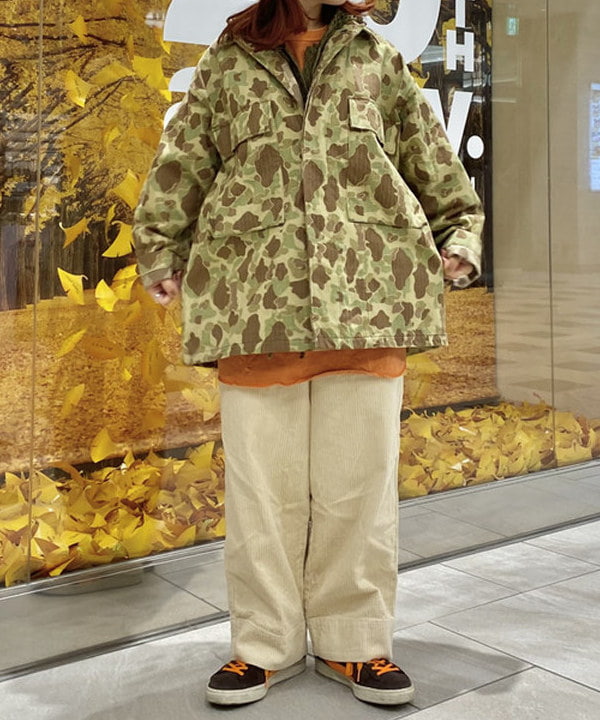 原口 愛さんの「BEAMS WOMEN｜【別注】BUZZ RICKSON'S / ヘリンボーン カモ ジャケット」を使ったコーディネート