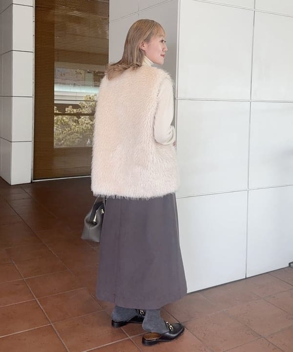 大浦 栞さんの「BEAMS WOMEN｜【別注】SLOANE / 12ゲージ カシミヤ タートルネック ニット」を使ったコーディネート