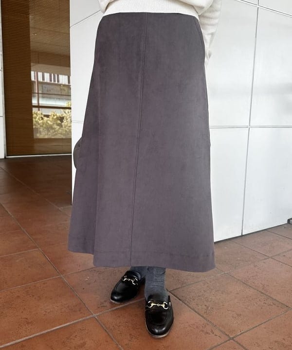 大浦 栞さんの「BEAMS WOMEN｜【別注】SLOANE / 12ゲージ カシミヤ タートルネック ニット」を使ったコーディネート