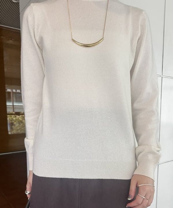 大浦 栞さんの「BEAMS WOMEN｜【別注】SLOANE / 12ゲージ カシミヤ タートルネック ニット」を使ったコーディネート