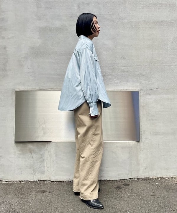 ミナミマリコさんの「BEAMS WOMEN｜ビジュー ピンバッジ」を使ったコーディネート