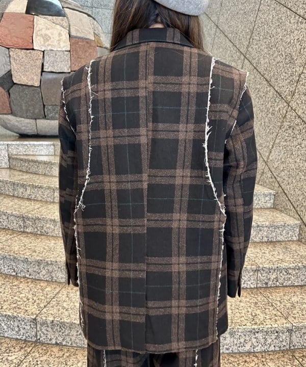 サイトウ　トモミさんの「BEAMS WOMEN｜リサイクルウール カットオフ ジャケット」を使ったコーディネート