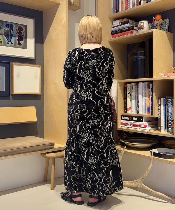 ナカノ アイさんの「BEAMS WOMEN｜RBS / ジャカード ベルベット ワンピース」を使ったコーディネート