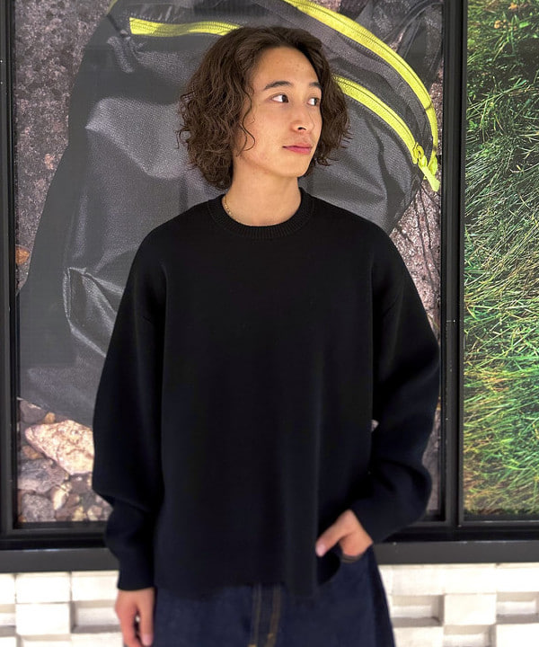 Kellyさんの「BEAMS WOMEN｜ワイドショートフィット 12ゲージ スリットニット」を使ったコーディネート