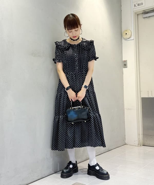 りかちょび/岸本梨佳さんの「BEAMS WOMEN｜CHRISTIAN VILLA / スクエア ボストン バッグS」を使ったコーディネート