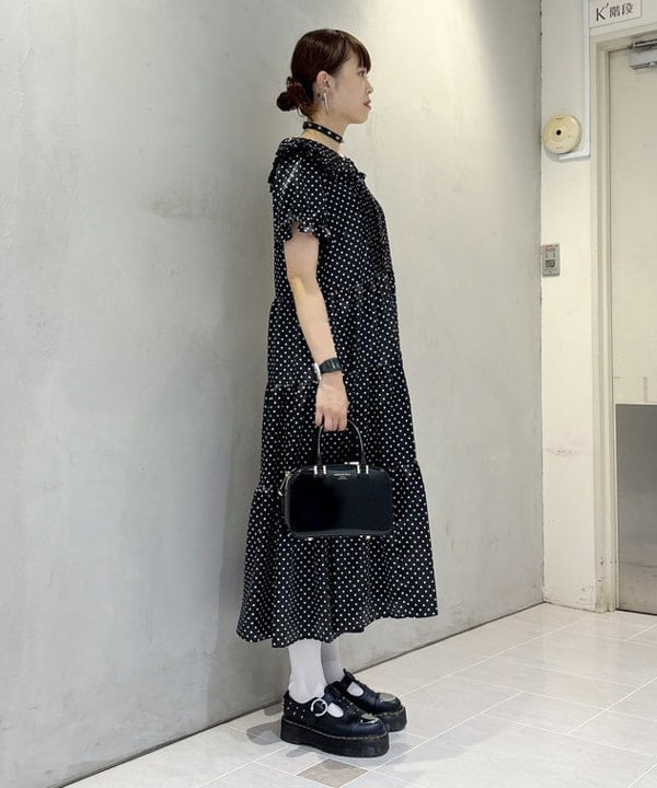 りかちょび/岸本梨佳さんの「BEAMS WOMEN｜CHRISTIAN VILLA / スクエア ボストン バッグS」を使ったコーディネート