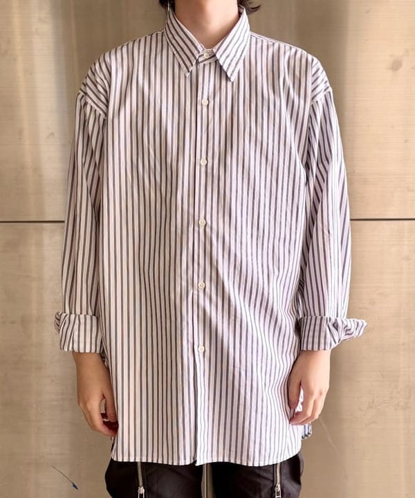 うえきんぐさんの「ワイドフィット バックジップ シャツ」を使ったコーディネート