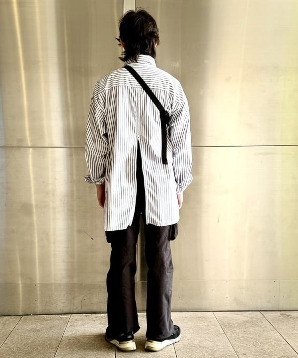 うえきんぐさんの「ワイドフィット バックジップ シャツ」を使ったコーディネート