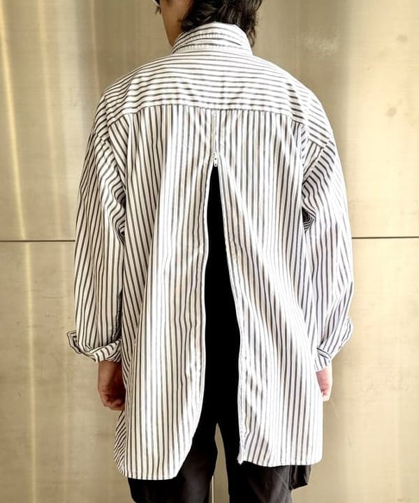 うえきんぐさんの「ワイドフィット バックジップ シャツ」を使ったコーディネート