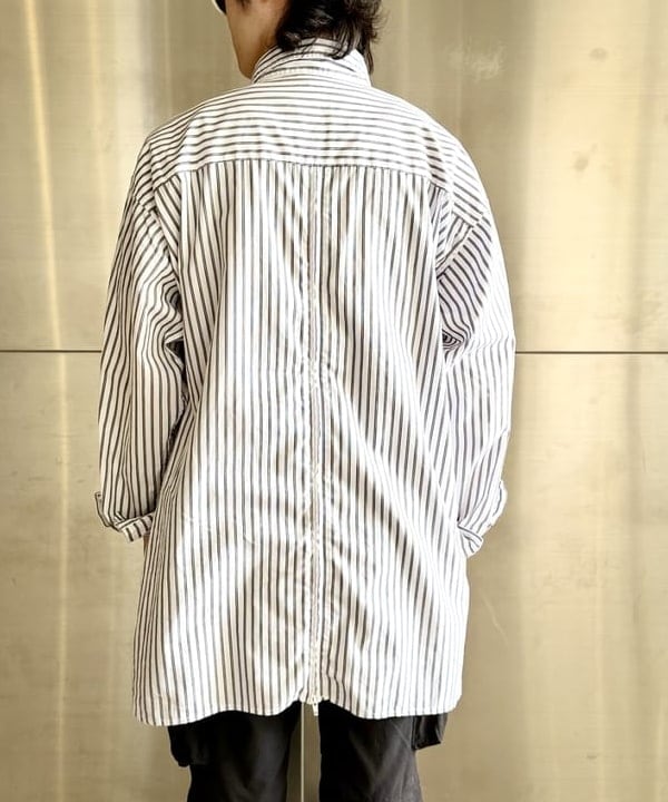 うえきんぐさんの「ワイドフィット バックジップ シャツ」を使ったコーディネート