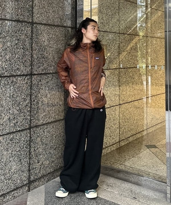菊田 悠さんの「BEAMS WOMEN｜【別注】Champion / FLEECE PANTS」を使ったコーディネート