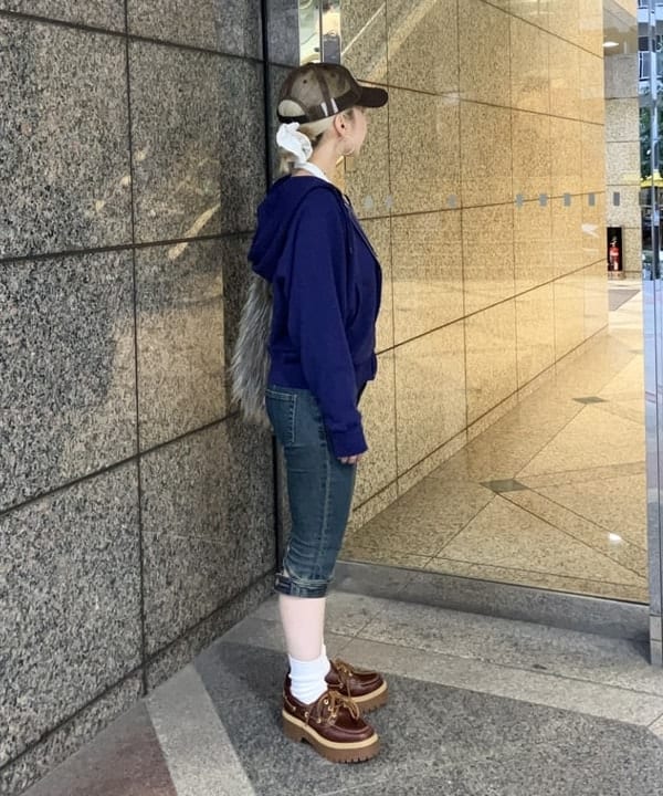 まゆちゃんさんの「BEAMS WOMEN｜guriguri / ユニコーン ブローチ」を使ったコーディネート