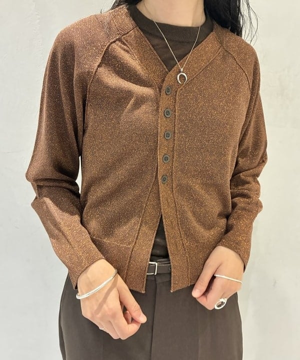 津藤 理佐子さんの「BEAMS WOMEN｜maturely / リサイクル ポリエステル ベルト アレンジ パンツ」を使ったコーディネート