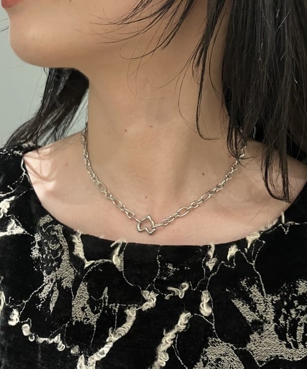 加歩さんの「BEAMS WOMEN｜RBS / ジャカード ベルベット ワンピース」を使ったコーディネート