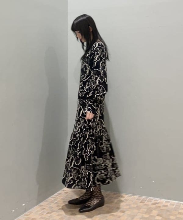 加歩さんの「BEAMS WOMEN｜RBS / ジャカード ベルベット ワンピース」を使ったコーディネート