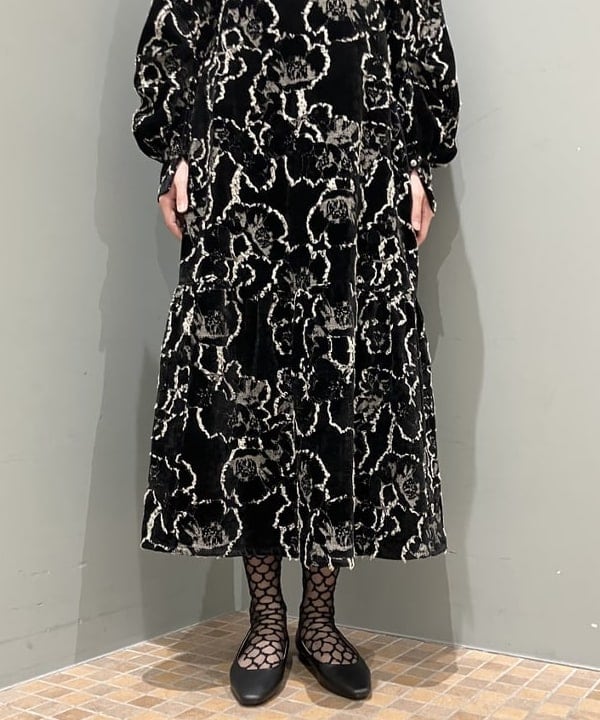 加歩さんの「BEAMS WOMEN｜RBS / ジャカード ベルベット ワンピース」を使ったコーディネート