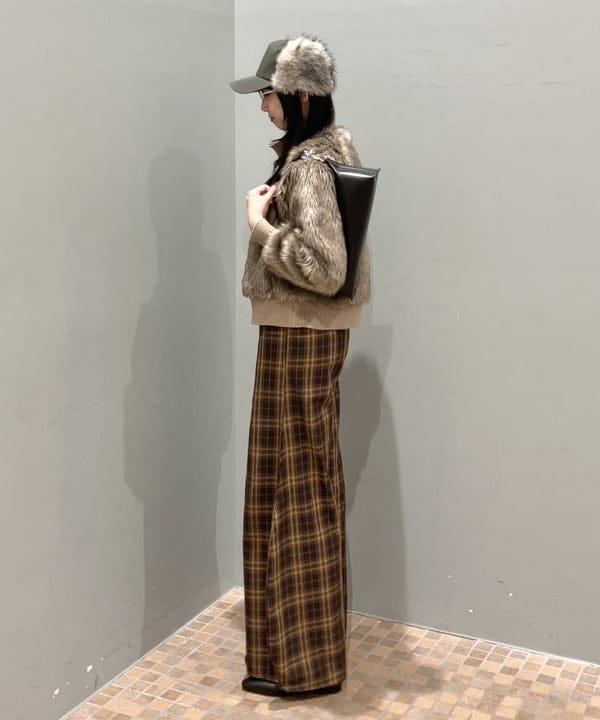 加歩さんの「BEAMS WOMEN｜【別注】PENNEY&rsquo;S / ファー ジャケット」を使ったコーディネート