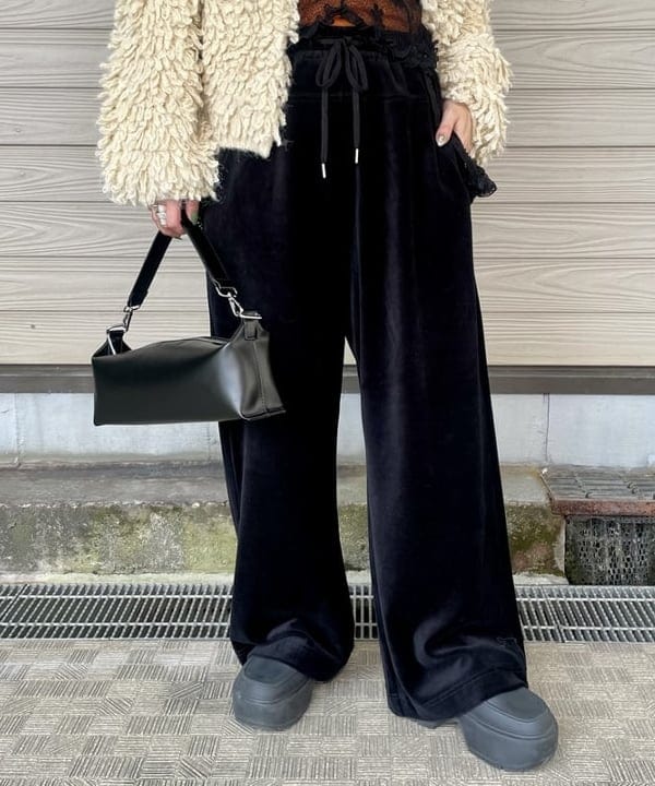 カタヤマ アヤさんの「BEAMS WOMEN｜ミックス ループ編み ニット ジャケット」を使ったコーディネート