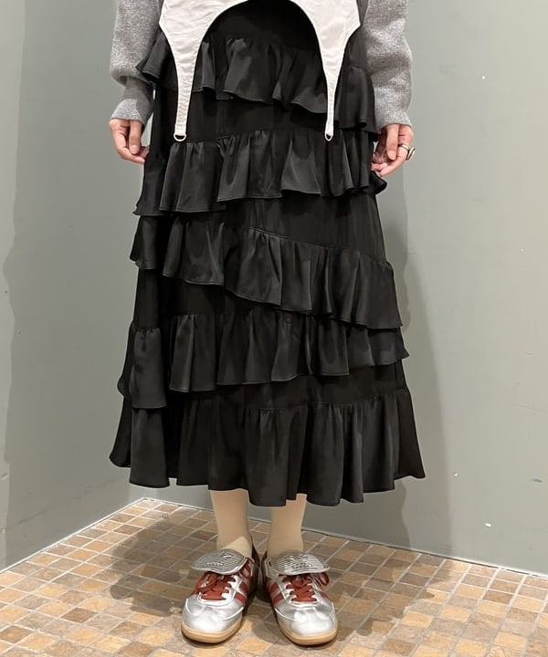 加歩さんの「BEAMS WOMEN｜クロップド クルーネック カーディガン」を使ったコーディネート