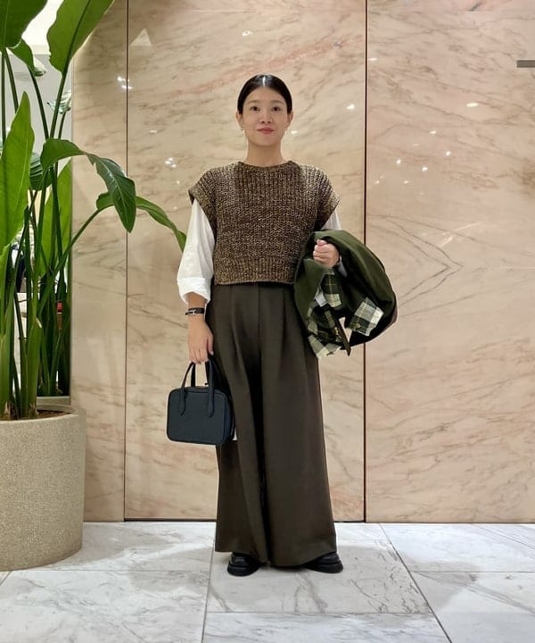 小笠原 楓さんの「BEAMS WOMEN｜ポプリン 2タックパンツ」を使ったコーディネート