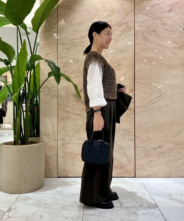 小笠原 楓さんの「BEAMS WOMEN｜ポプリン 2タックパンツ」を使ったコーディネート
