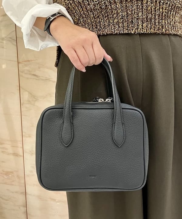 小笠原 楓さんの「BEAMS WOMEN｜ポプリン 2タックパンツ」を使ったコーディネート