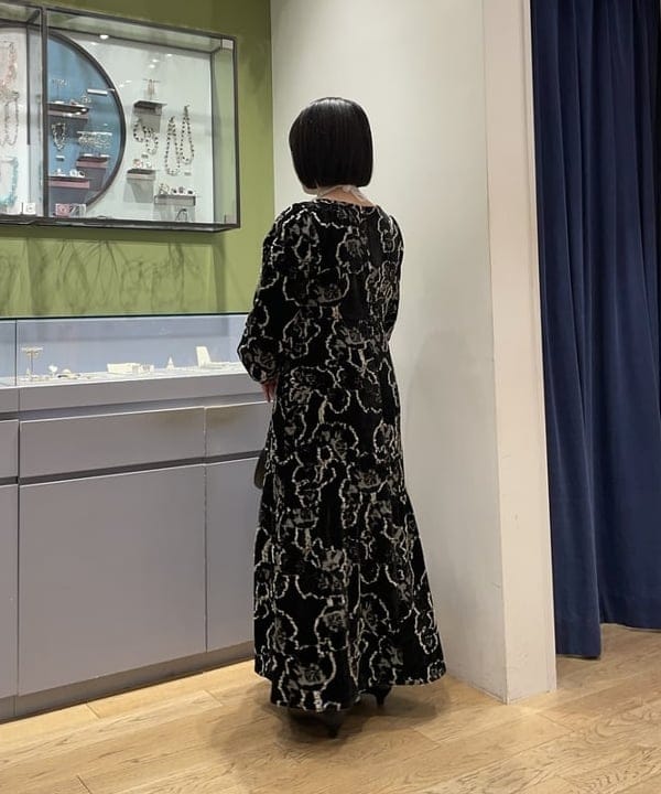 chikaさんの「BEAMS WOMEN｜RBS / ジャカード ベルベット ワンピース」を使ったコーディネート