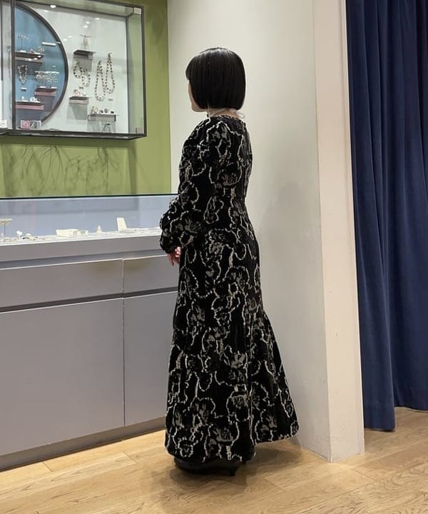 chikaさんの「BEAMS WOMEN｜RBS / ジャカード ベルベット ワンピース」を使ったコーディネート