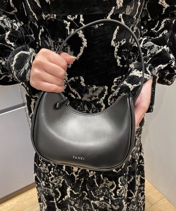 chikaさんの「BEAMS WOMEN｜RBS / ジャカード ベルベット ワンピース」を使ったコーディネート