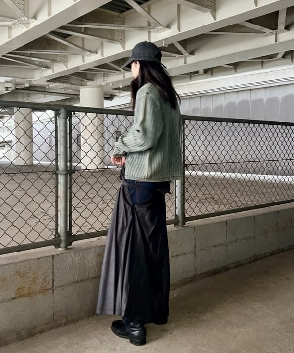 翔さんの「BEAMS WOMEN｜リラックスフィット フェード スタンド フルジップ ニット」を使ったコーディネート