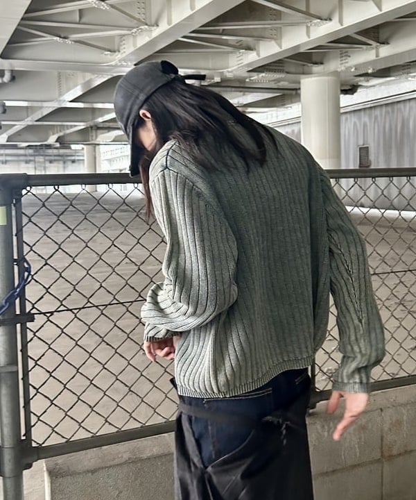 翔さんの「BEAMS WOMEN｜リラックスフィット フェード スタンド フルジップ ニット」を使ったコーディネート