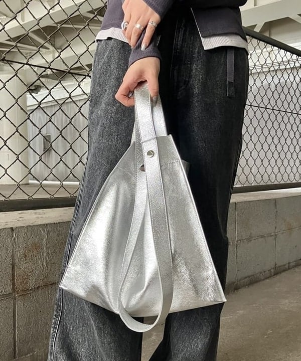 みやさかさんの「BEAMS WOMEN｜【別注】Gramicci / デニム オーバーパンツ」を使ったコーディネート