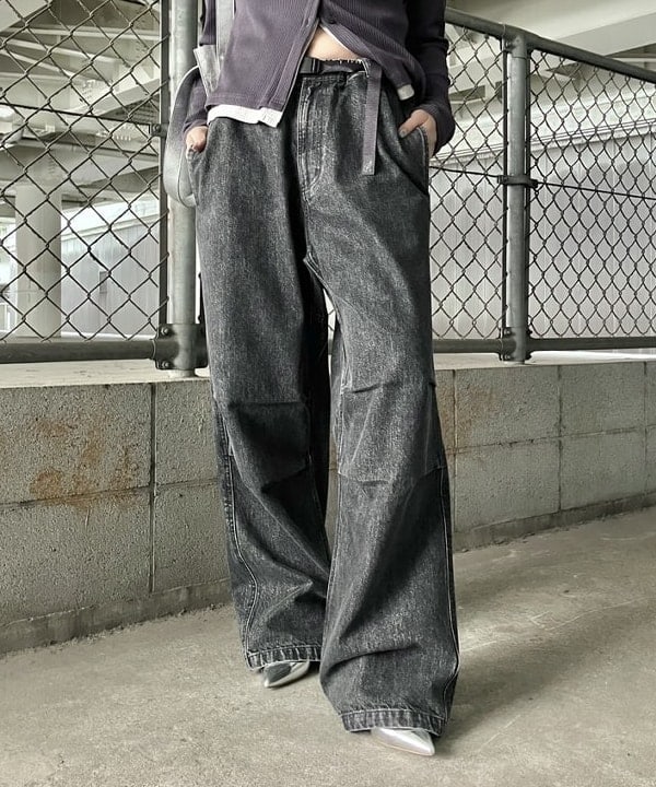 みやさかさんの「BEAMS WOMEN｜【別注】Gramicci / デニム オーバーパンツ」を使ったコーディネート