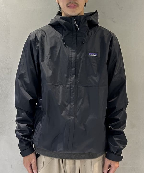 rogiさんの「BEAMS WOMEN｜patagonia / Torrentshell 3L Jacket」を使ったコーディネート