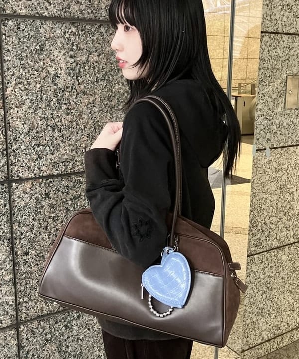 加歩さんの「BEAMS WOMEN｜コード フレア パンツ」を使ったコーディネート