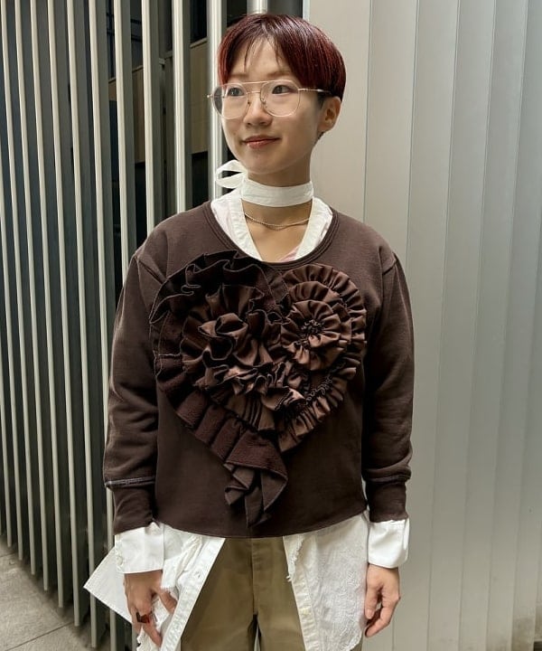 みりさんの「maturely / オーガニック コットン ハート フリルシャツ」を使ったコーディネート