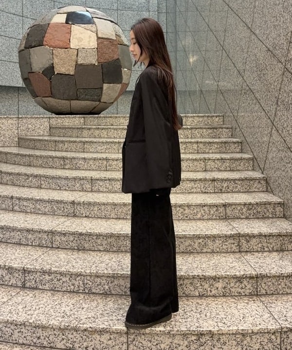 amiriさんの「BEAMS WOMEN｜RBS / カットレース ビッグカラー シャツ」を使ったコーディネート