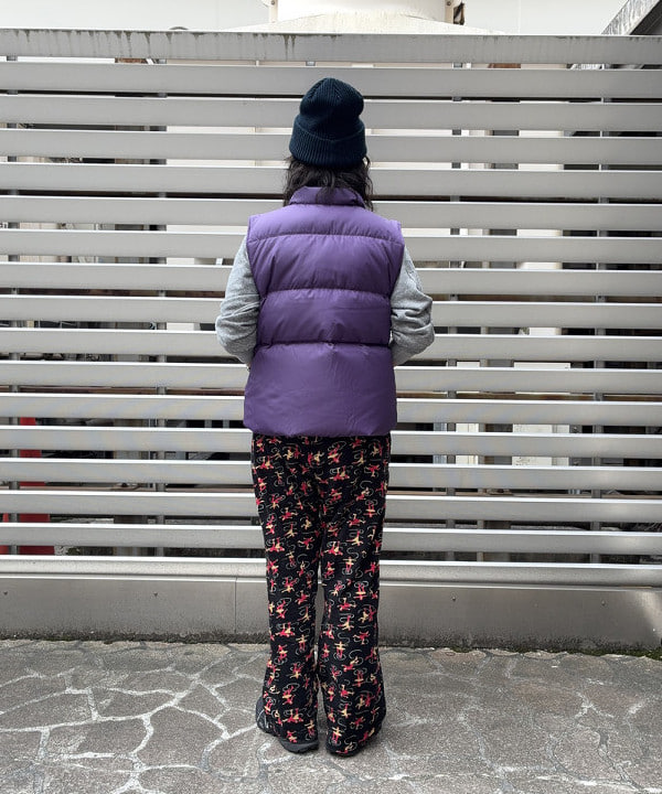 オカモト ミサキさんの「BEAMS WOMEN｜リバーシブル ダウン ベスト」を使ったコーディネート