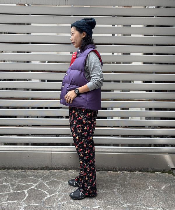 オカモト ミサキさんの「BEAMS WOMEN｜リバーシブル ダウン ベスト」を使ったコーディネート